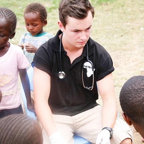 Medical volunteer in Ghana
