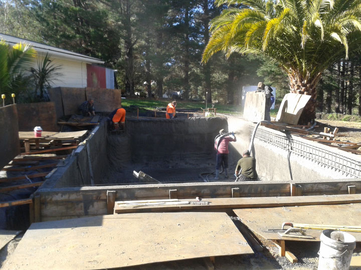 Pool built by Northern Pools for Paul & Julie Atkins